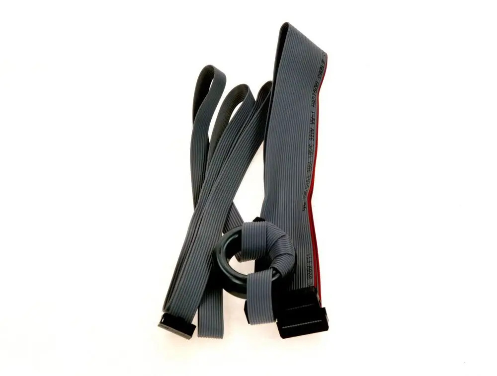 Flaches Kabel von Bosch in grau mit mehreren Litzen, verbunden durch einen schwarzen Stecker und eine Schlaufe in der Mitte.